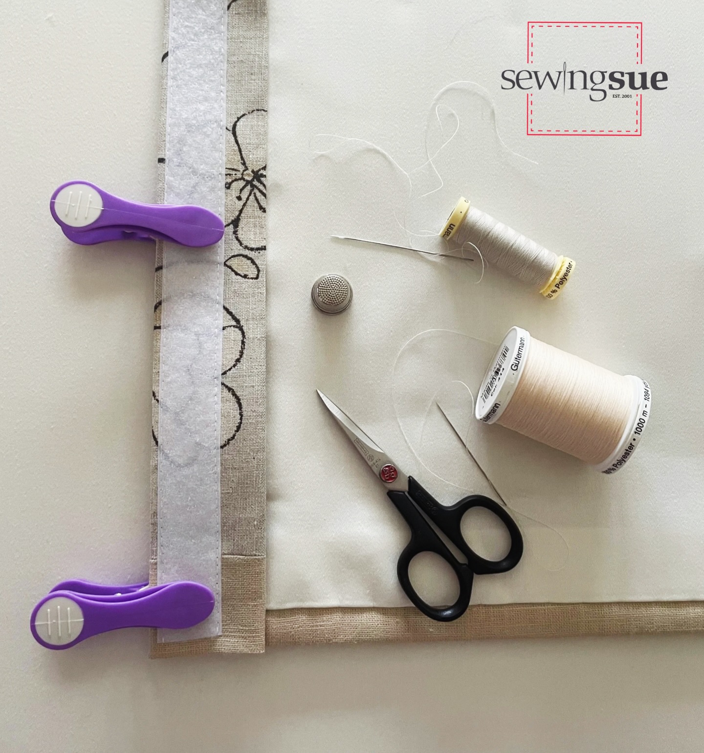 Clothes pegs are not just for hanging washing out!
#devoncurtainsandblinds  #clothespegsarehandy  #sewingsuehemyock  #blackdownhillscurtainmaker  #bespokeromanblinds